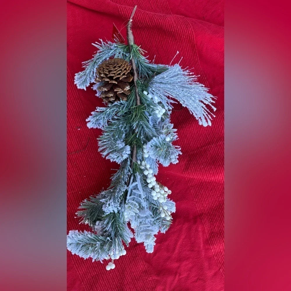 NWT Ashland snowy red berries teardrop Christmas Xmas decor